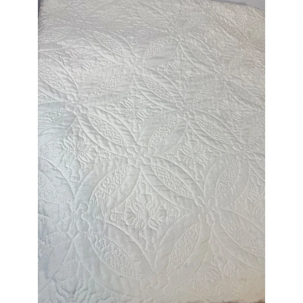 Vintage Quilted Bedspread Queen Size Cottagecore Coverlet